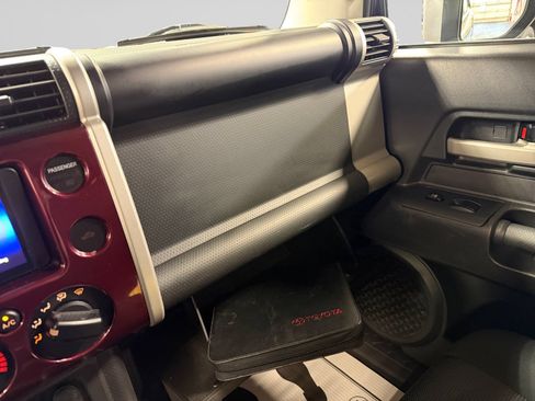 Used 2007 Toyota FJ Cruiser 4WD image 35