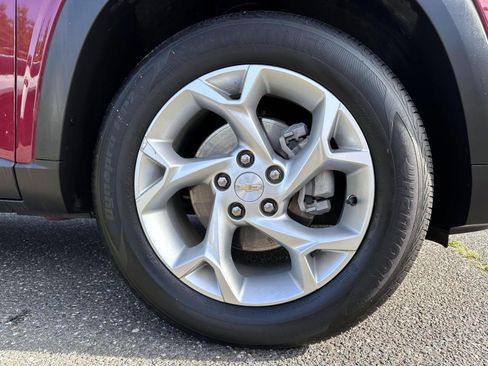Used 2025 Chevrolet Trax LS w/ LS Convenience Package FWD image 6