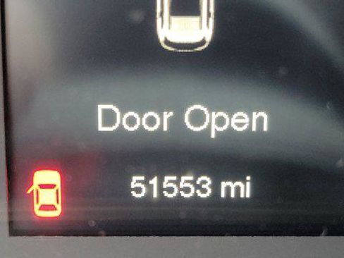 Used 2018 Jeep Cherokee Latitude w/ Altitude Package image 24