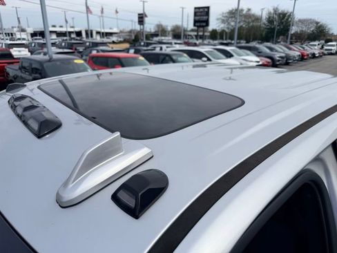 Used 2023 GMC Sierra 3500 Denali w/ Denali Ultimate Package image 9