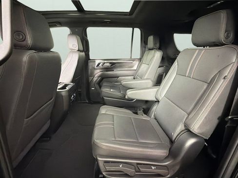 Used 2025 Chevrolet Suburban RST w/ Comfort Package RWD image 27