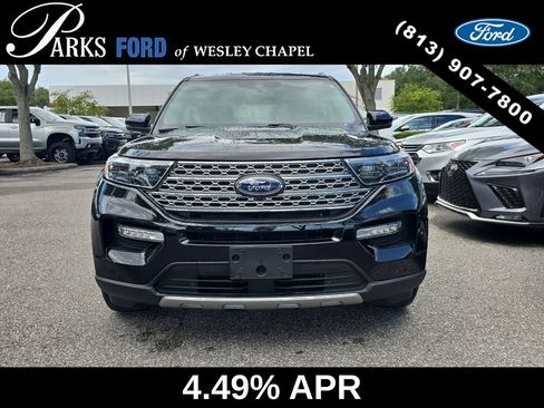 Used 2023 Ford Explorer Limited w/ Limited Technology Package RWD image 3