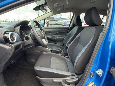 Used 2023 Nissan Versa SV image 32