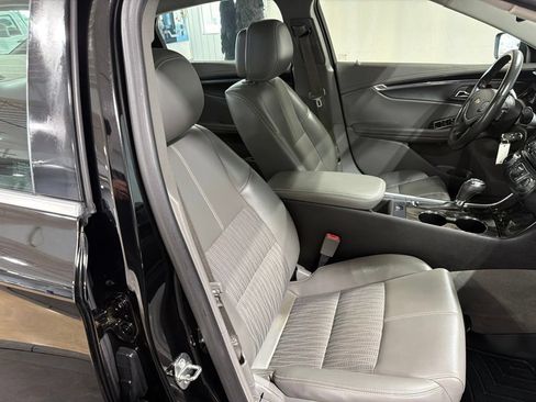 Used 2014 Chevrolet Impala LT FWD image 22
