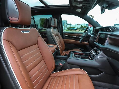 Used 2023 GMC Yukon Denali Ultimate AWD/4WD image 33