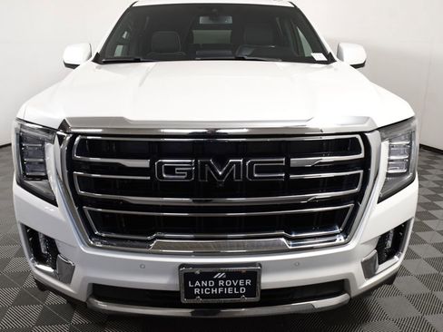 Used 2022 GMC Yukon XL SLT w/ SLT Premium Package AWD/4WD image 10