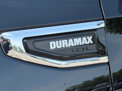 Used 2023 GMC Yukon XL SLT w/ SLT Luxury Package AWD/4WD image 5