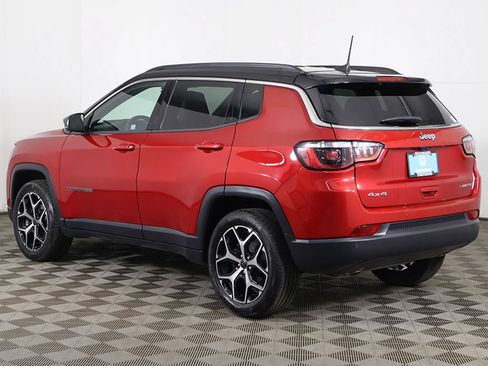 Used 2025 Jeep Compass Limited AWD/4WD image 9