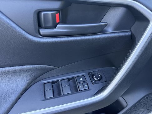 Used 2019 Toyota RAV4 LE w/ All Weather Liner Package AWD/4WD image 7