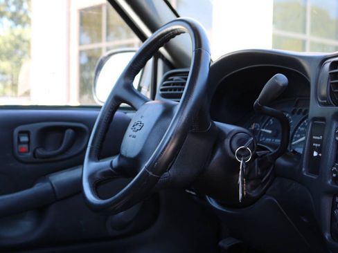 Used 2003 Chevrolet S10 Pickup LS RWD image 13