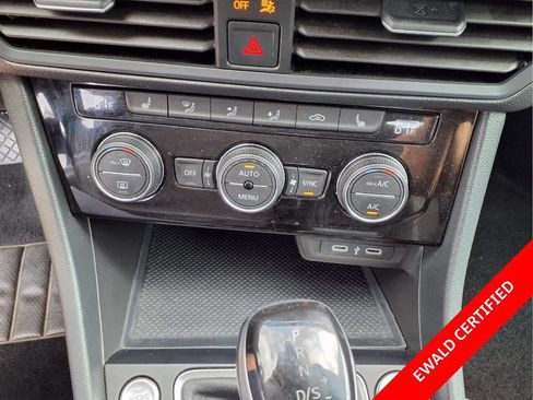 Used 2024 Volkswagen Jetta SE FWD image 16