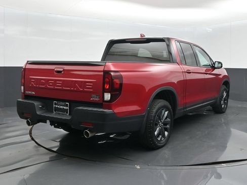 Used 2025 Honda Ridgeline Sport image 7