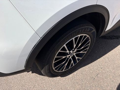 Used 2022 Ford Escape SEL image 11