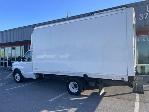 Used 2023 Ford E-350 and Econoline 350 Super Duty w/ Power Windows & Locks Group image 5