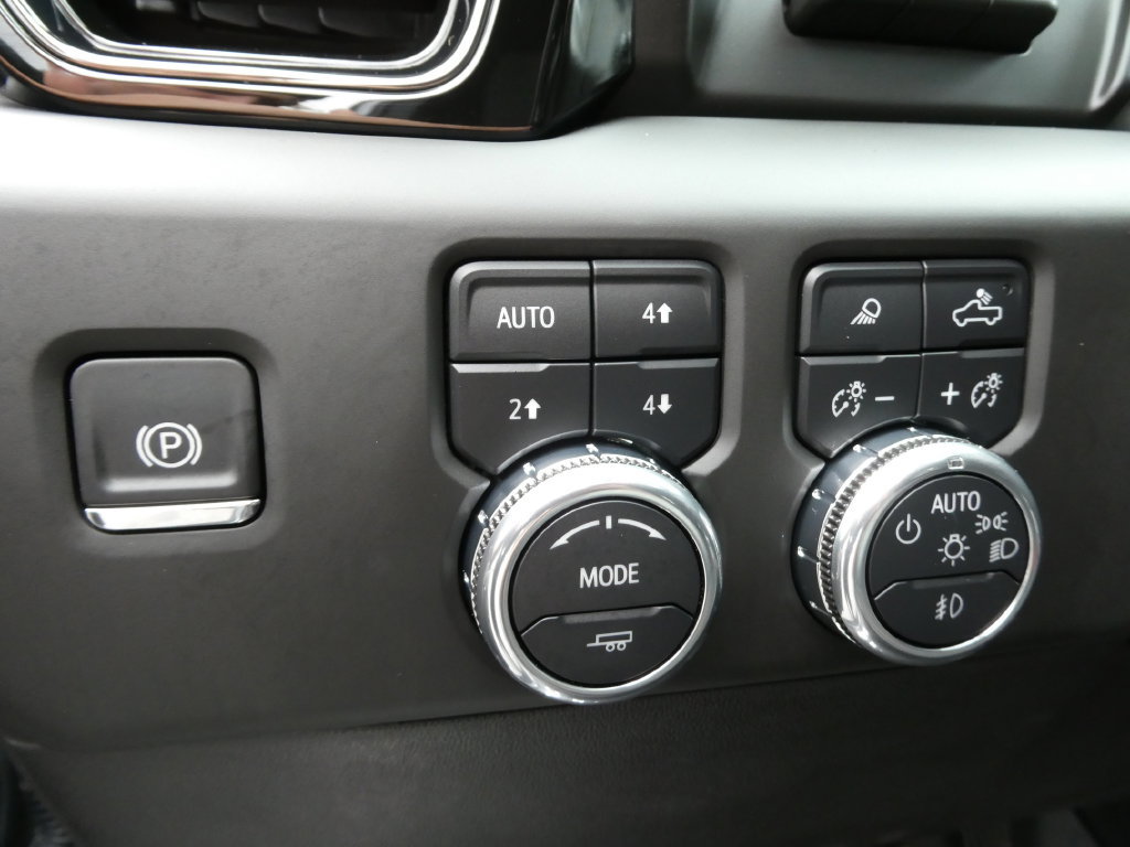 Used 2025 GMC Sierra 1500 AT4 w/ AT4 Premium Package AWD/4WD image 27