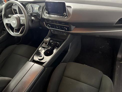 Used 2024 Nissan Rogue S image 31