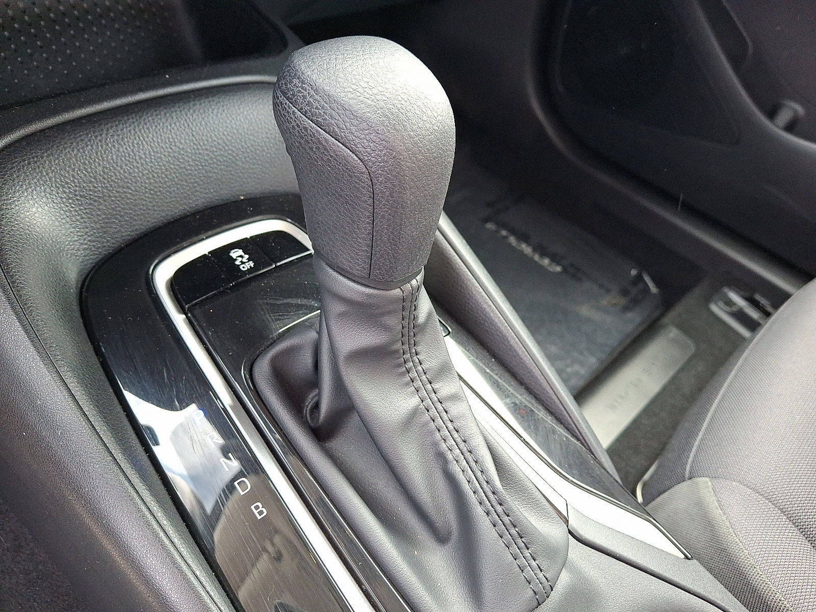 Certified 2023 Toyota Corolla LE w/ Carpet Mat Package (TMS) FWD image 15