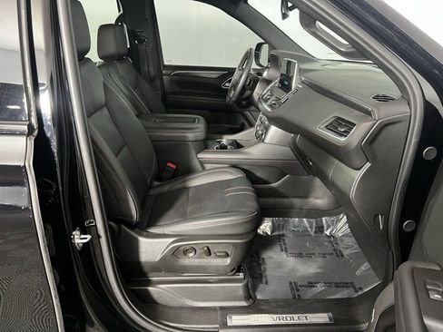 Used 2024 Chevrolet Suburban RST w/ Luxury Package image 28
