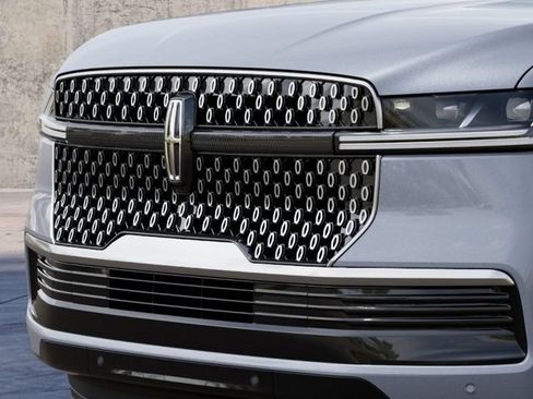 New 2027 Lincoln Navigator Premiere RWD image 17