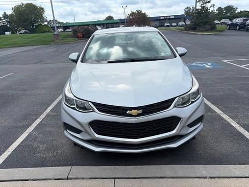 Used 2017 Chevrolet Cruze LS FWD image 5