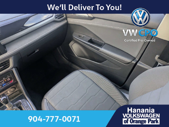 Certified 2025 Volkswagen Taos SE FWD image 17