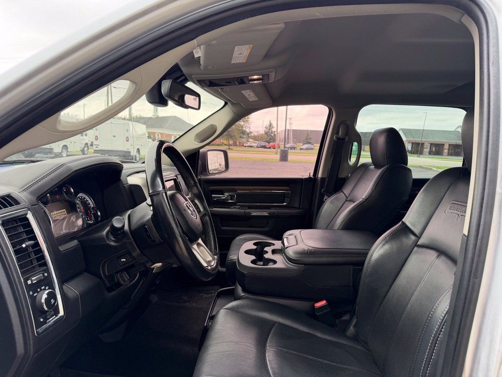 Used 2018 RAM 1500 Laramie AWD/4WD image 10