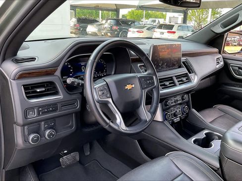 Used 2023 Chevrolet Suburban Premier RWD image 16