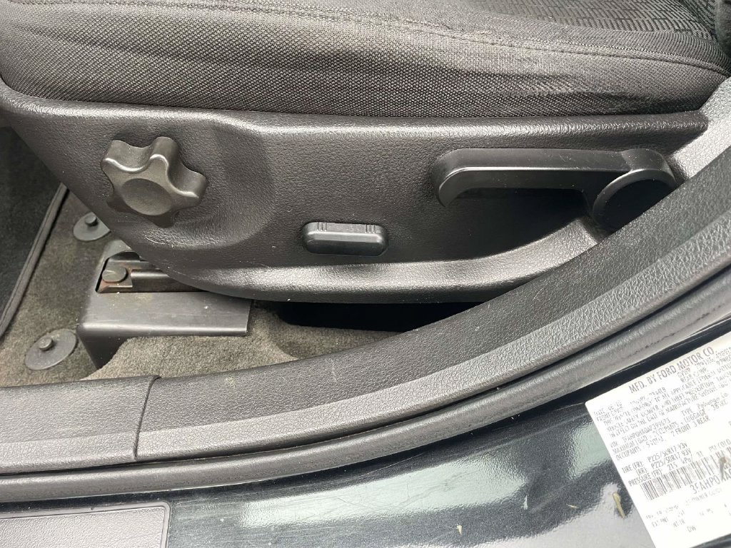 Used 2010 Ford Fusion SE FWD image 17