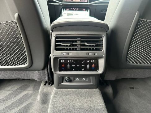New 2025 Audi Q8 Premium Plus image 23