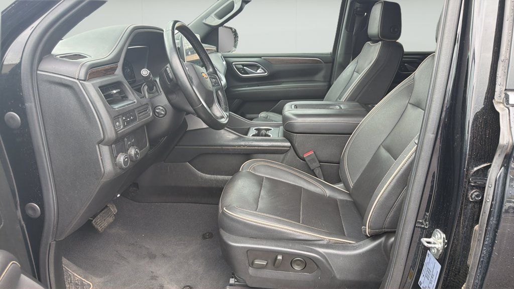 Used 2023 Chevrolet Suburban Premier RWD image 18