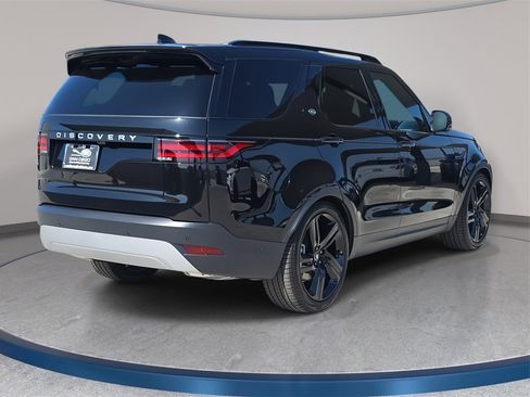 New 2025 Land Rover Discovery S image 5