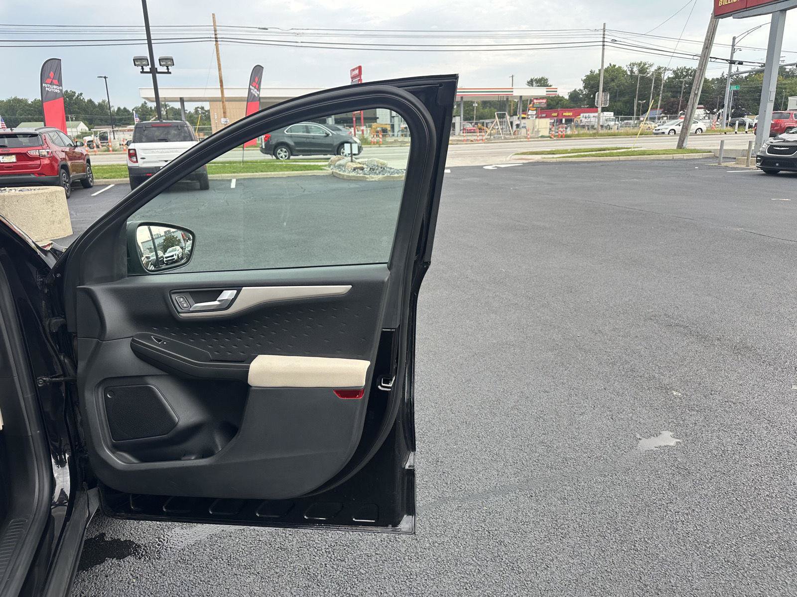 Used 2020 Ford Escape SE FWD image 20
