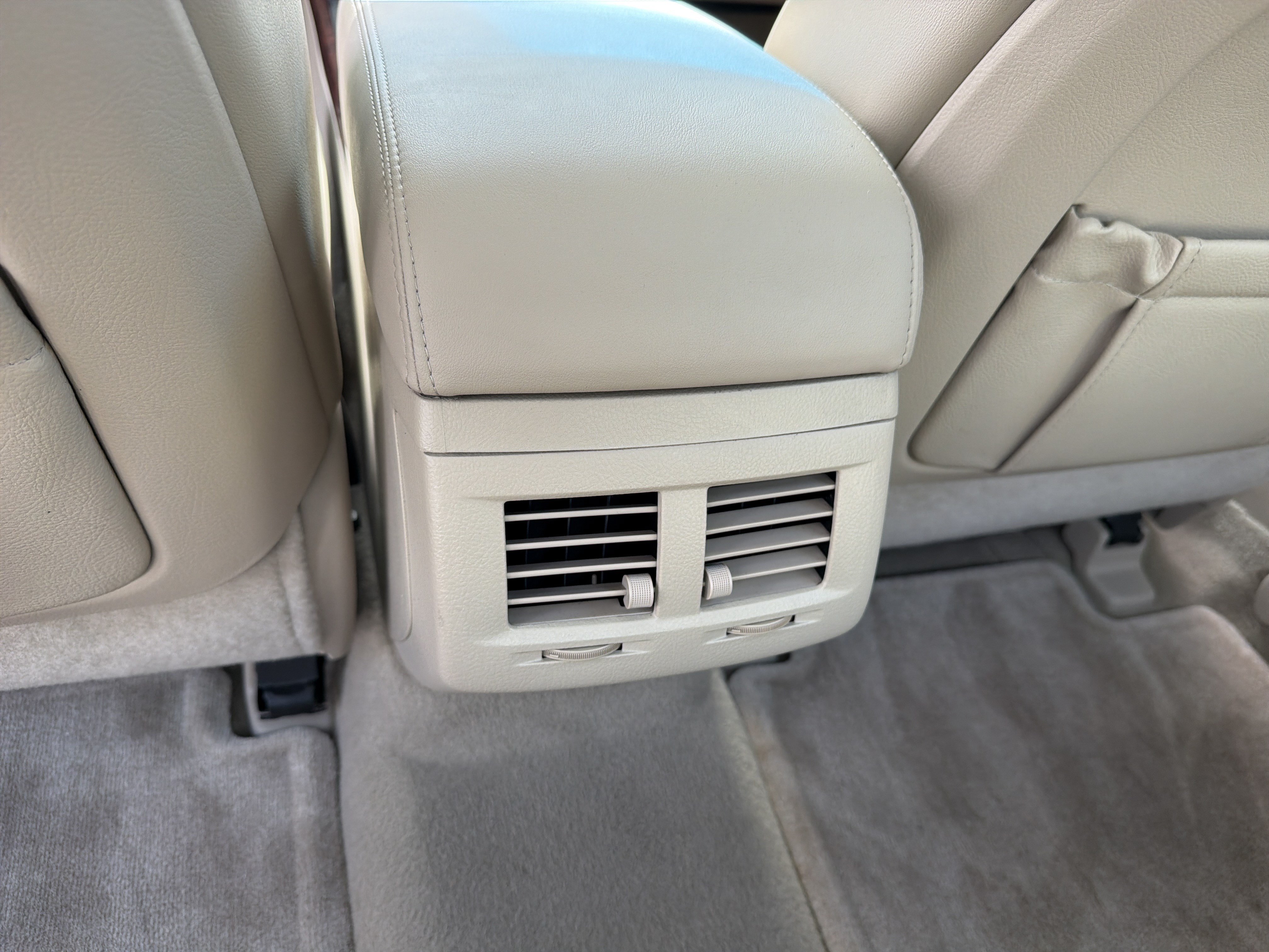 Used 2012 Toyota Avalon FWD image 10