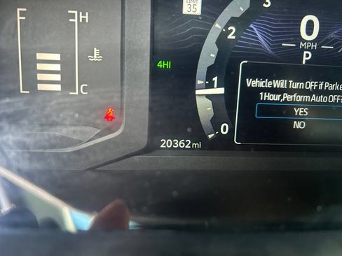 Certified 2025 Toyota Tacoma SR5 AWD/4WD image 17