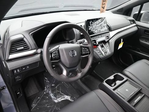Used 2025 Honda Odyssey Sport-L image 19