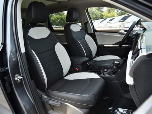 New 2025 Volkswagen Taos SEL image 20