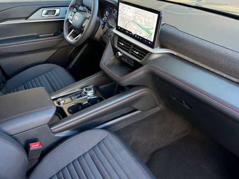 New 2026 Ford Explorer ST-Line w/ ST-Line Street Pack image 16