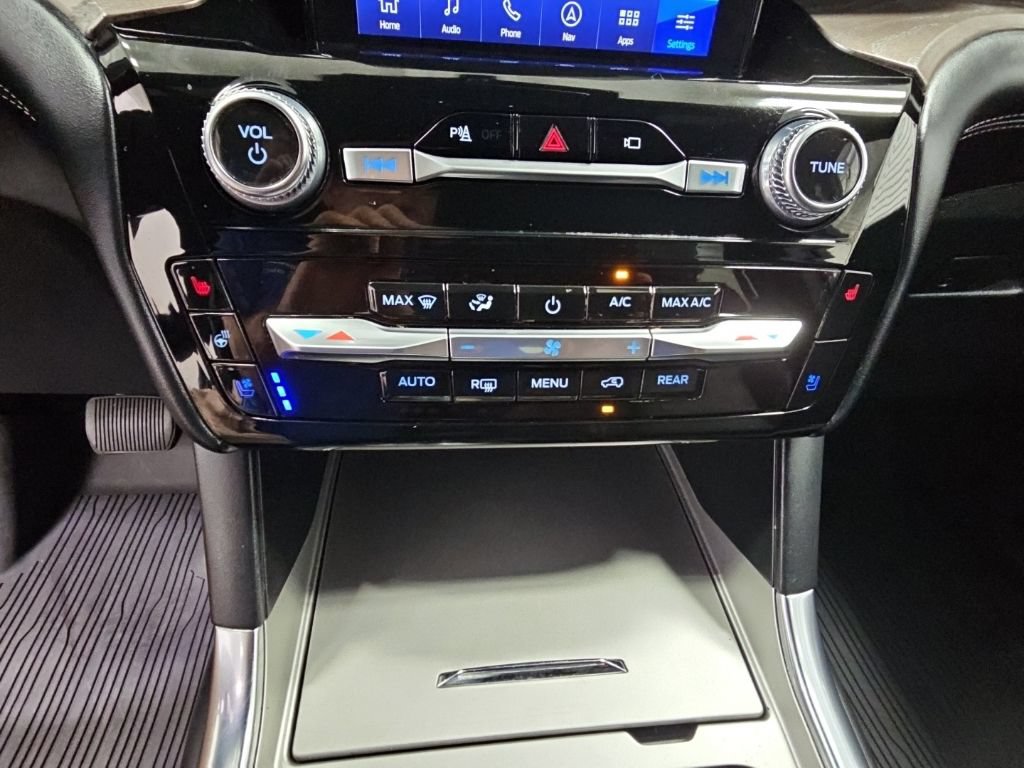 Used 2023 Ford Explorer Platinum w/ Technology Package AWD/4WD image 20
