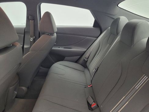 Used 2024 Hyundai Elantra SEL FWD image 18