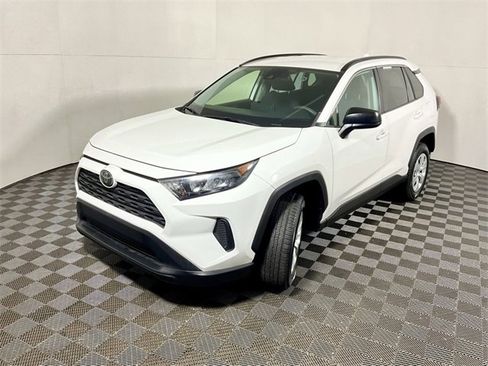 Used 2019 Toyota RAV4 LE w/ Carpet Mat Package image 8