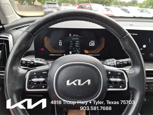 Certified 2024 Kia Sorento X-Line EX AWD/4WD image 32