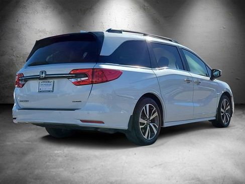Used 2022 Honda Odyssey Touring image 3