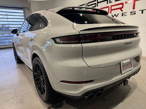 Used 2024 Porsche Cayenne Coupe w/ Premium Package Plus AWD/4WD image 5