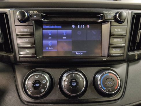 Used 2018 Toyota RAV4 LE image 25