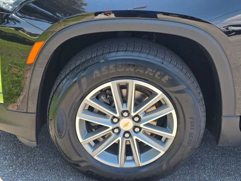 Certified 2023 Chevrolet Traverse LT FWD image 27