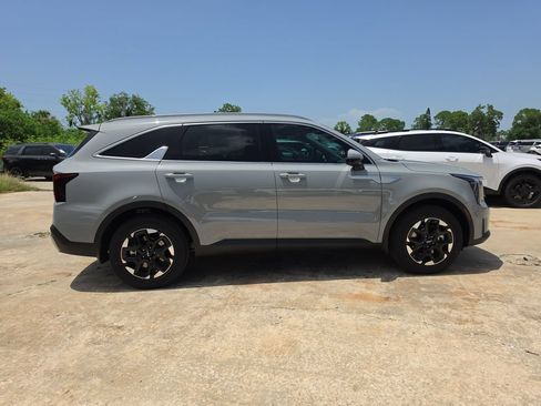 New 2026 Kia Sorento S FWD image 9