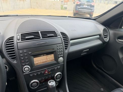 Used 2009 Mercedes-Benz SLK 300 image 22