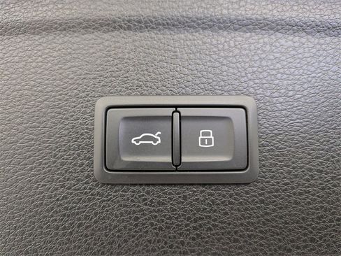 Used 2022 Audi SQ5 Premium Plus image 29