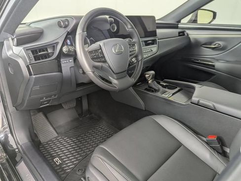 Used 2025 Lexus ES 350 w/ ES 350 Ultra Luxury Package FWD image 11