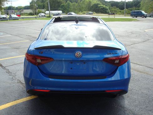 Used 2019 Alfa Romeo Giulia Ti image 6